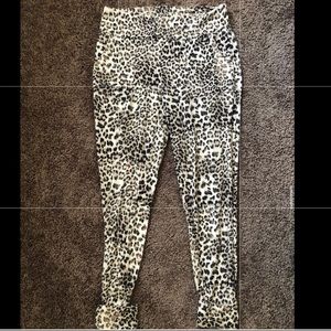 Leopard print leggings